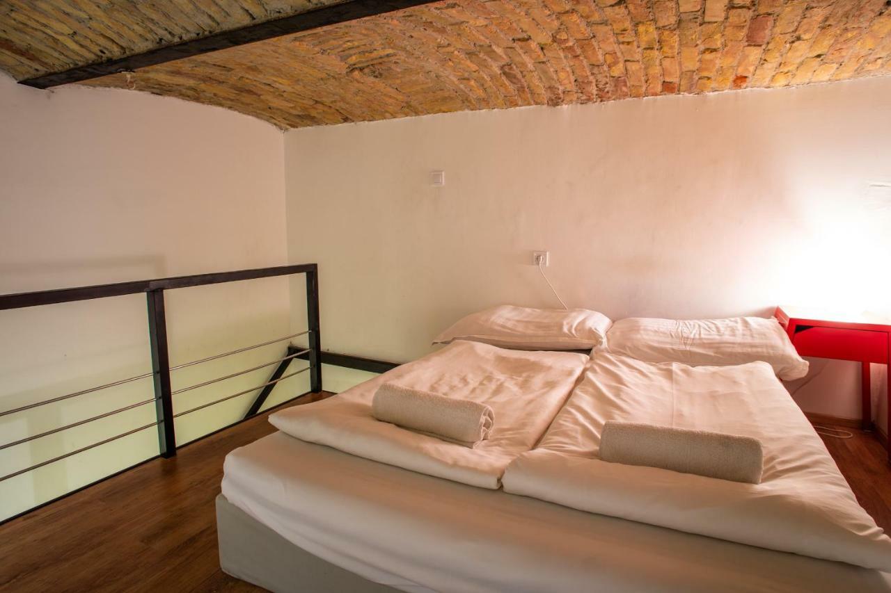 Apartment Lie On Me Lazy Simon Budapest